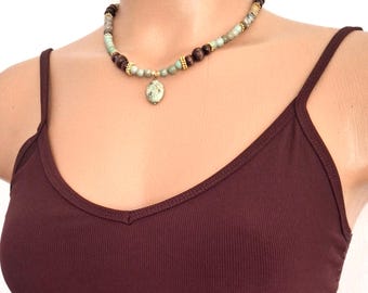 Green Stone & Wooden Bead Necklace: Boho Chic Jewelry
