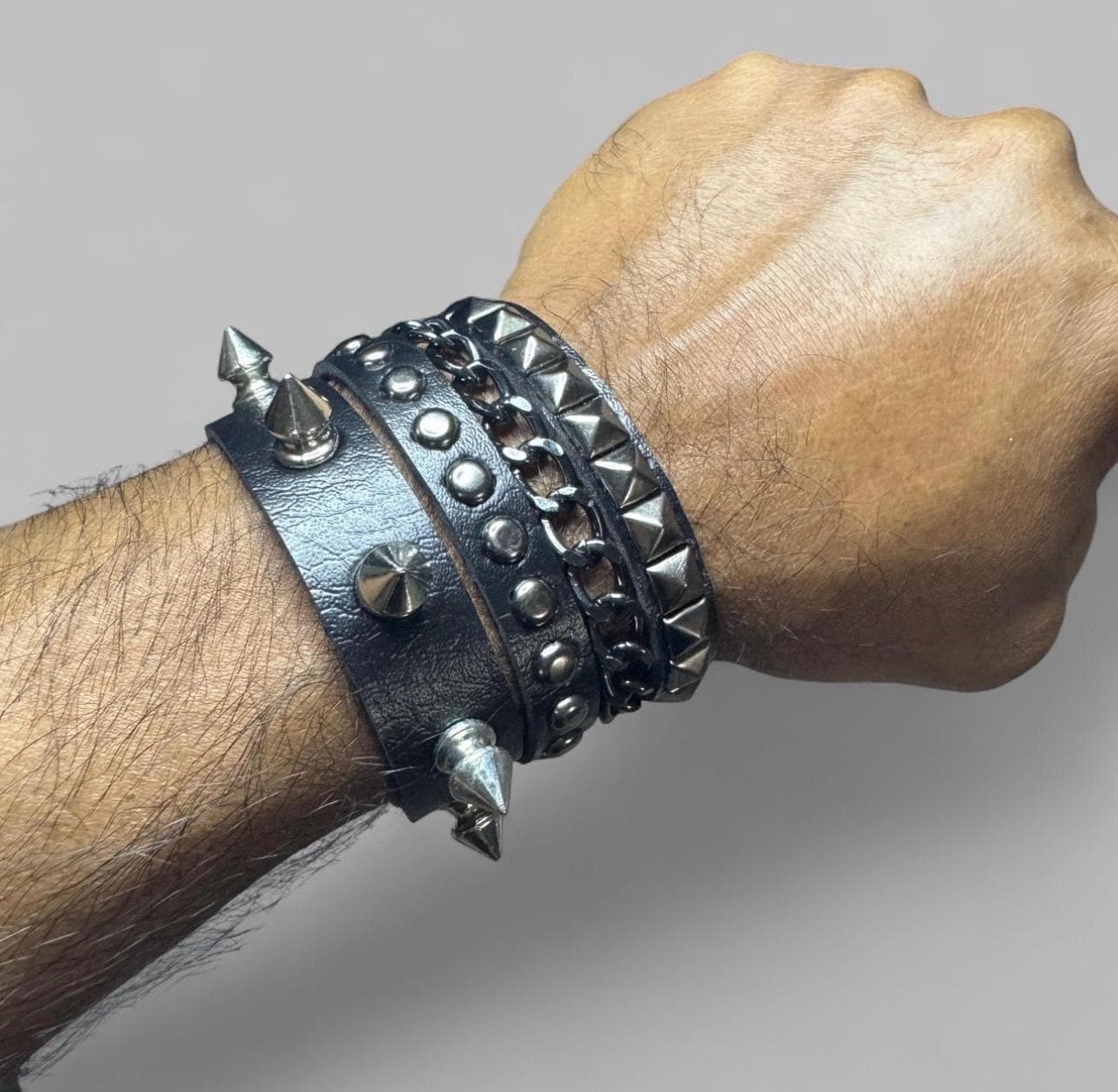 アクセサリー Rare Black Leather Bracelet archive 00s Vintage Black Leather Spike Bracelet Punk Cuff With Silver Studs