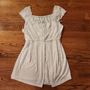 Women&#39;s Upcycled Flowy Lace Top