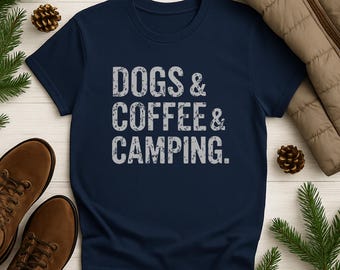Maglietta da campeggio con scritta "Dogs Coffee", maglietta grafica con scritta "Dog Mom Dad" per gli amanti dei cani da esterno