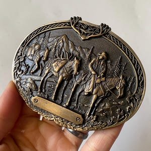 Vintage Sammler Messing Gürtelschnalle, Schnallen im westlichen Stil, Cowboy mit Pferden Gürtelschnalle, Schnalle im amerikanischen Stil, Sammlerzubehör