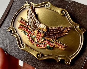"Amerikanische ""Gürtelschnalle"" aus der Serie ""Raintree Americana""."
