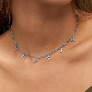Collar con letras personalizado, collar con inicial, collar con nombre personalizado, collar con letras espaciadas, joyería con nombre personalizada, regalo para ella, voto