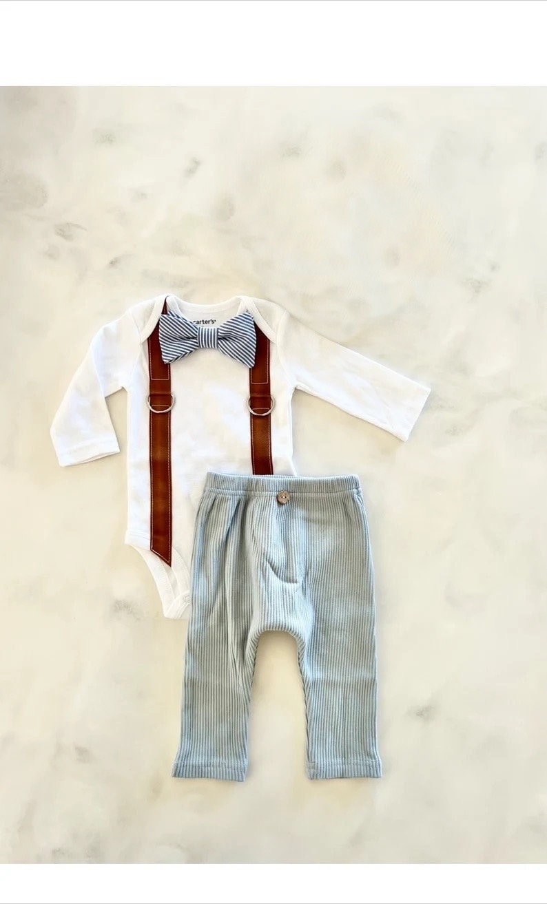 Newborn Baby Boy Coming Home Outfit Set. Seer Sucker Bow Tie Suspender Bodysuit, Knit Pants & Seer Sucker Newsboy Hat Tie Summer Holiday image 2