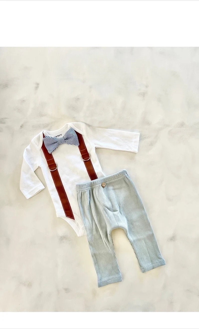 Newborn Baby Boy Coming Home Outfit Set. Seer Sucker Bow Tie Suspender Bodysuit, Knit Pants & Seer Sucker Newsboy Hat Tie Summer Holiday image 1