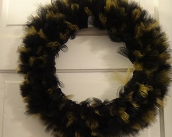 Black and Gold Extra Full Wreath