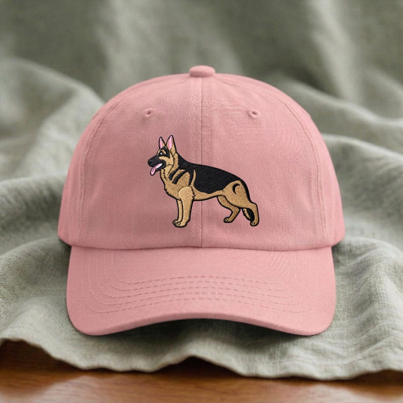 Gorra de pastor alemán bordada: postura de exhibición canina, regalo para amantes, dueños, entrenadores y cuidadores de pastores alemanes. Pink