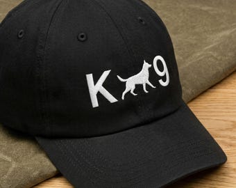 K9 Bestickter Hut: Schäferhund Silhouette zwischen K & 9, Geschenk für einen taktischen Hund