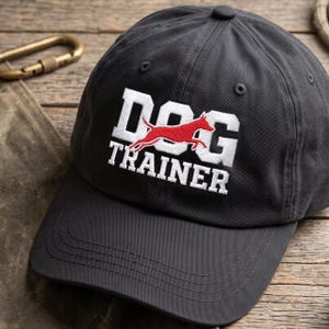 Gorra de béisbol para entrenador de perros: logotipo bordado de perro saltando, gorra de algodón suave estilo "dad cap"