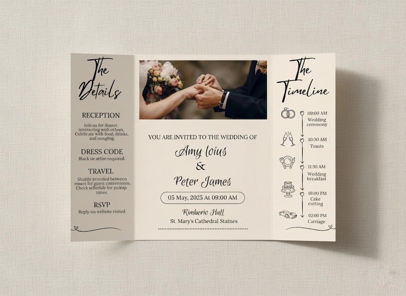 Puede incluir: Una invitaci&oacute;n de boda tr&iacute;ptica con una foto de una pareja intercambiando anillos. La invitaci&oacute;n incluye detalles, una l&iacute;nea de tiempo y los nombres de Amy loius y Peter James, con la fecha del 5 de mayo de 2025.