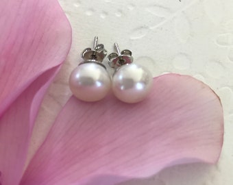 Pearls Jewelry, Mothers Day Gift, White Pearl stud earrings, Earrings, Bridesmaid Earrings, pearl button, Handmade earrings,