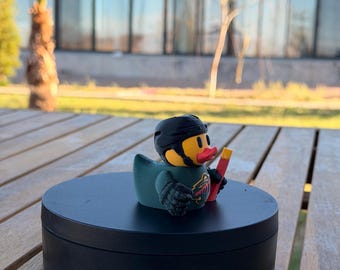 Figura de pato de hockey de Minnesota: pato coleccionable impreso en 3D, estilo portero verde y rojo.