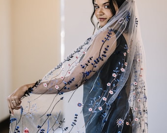 LENNOX VEIL, Blue Color, floral veil embroidered, floral veil wedding, secret garden veil, floral veil short, veil fingertip, custom veil