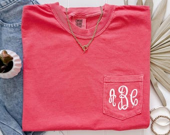 Camiseta de bolsillo con monograma Comfort Colors: Camisa de algodón bordada
