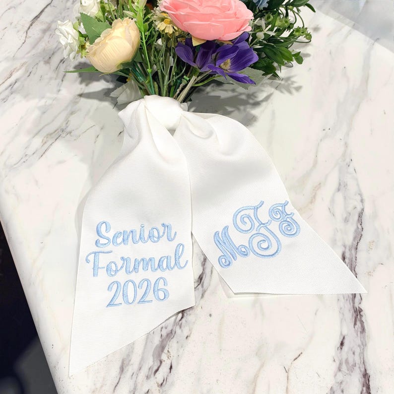 Cinta personalizada con monograma / Cinta bordada para ramo / HOCO / Cinta para ramillete imagen 3