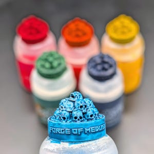 人間の頭蓋骨の山 - プレスフィットペイントボトルトッパースウォッチキャップ、シタデルコントラストシェードカラーペイントポットオーガナイザーアップグレード - ダークグレー