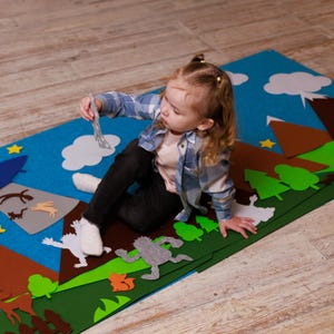 Sasquatch felt board, Woodland animals felt board, Nature felt board, Montessori learning, Educational toys, Educational gift, Activity wall