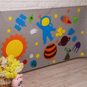 Panneau mural en feutre du système solaire, apprentissage de la planète Montessori, panneau de feutre de l'espace, décoration de fête sur le thème des astronautes, feutre Montessori, jouets éducatifs