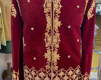 Handgefertigter Prinz Mantel für Männer, Maroon Jodhpuri Anzug für Männer, Jodhpuri Anzug, Jodhpuri Mantel, Hochzeit Sherwani Männer, Anzug auf Bestellung