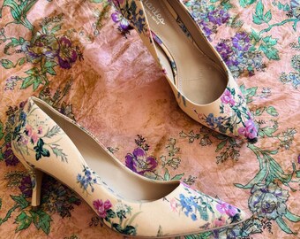 1950s Inspired Lavender Floral Kitten Heels