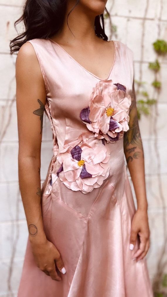Deco Neck 1920's Style Flamenco Rose Corsage - Blush Pink main image 1