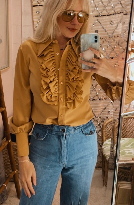 1970s Mustard Gold Collared Blouse with Ruffle De… - image 8