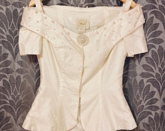 1990s Watters & Watters White Raw Silk Off the Shoulder Top with Pearls