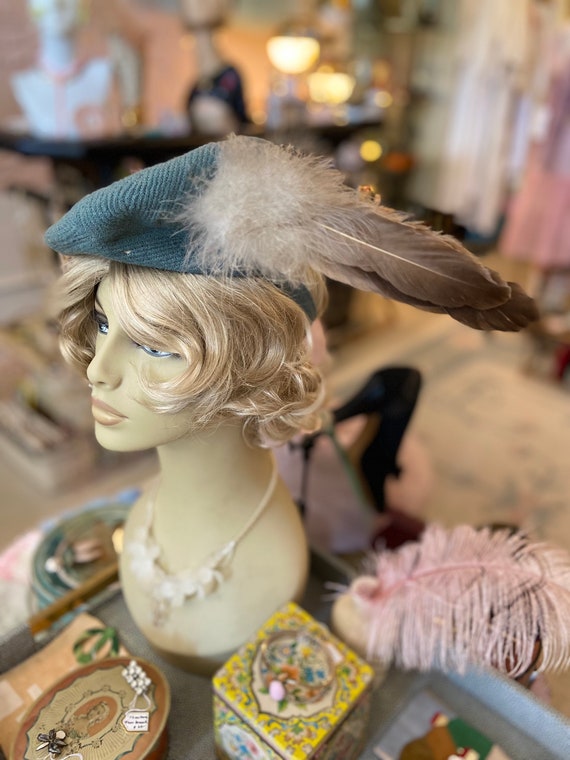 1930s Pale Blue Textured Knit Headpiece with Whit… - image 3