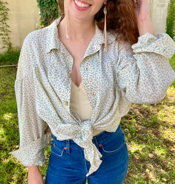1970’s Floral Cotton Prairie Blouse with Wood Butt