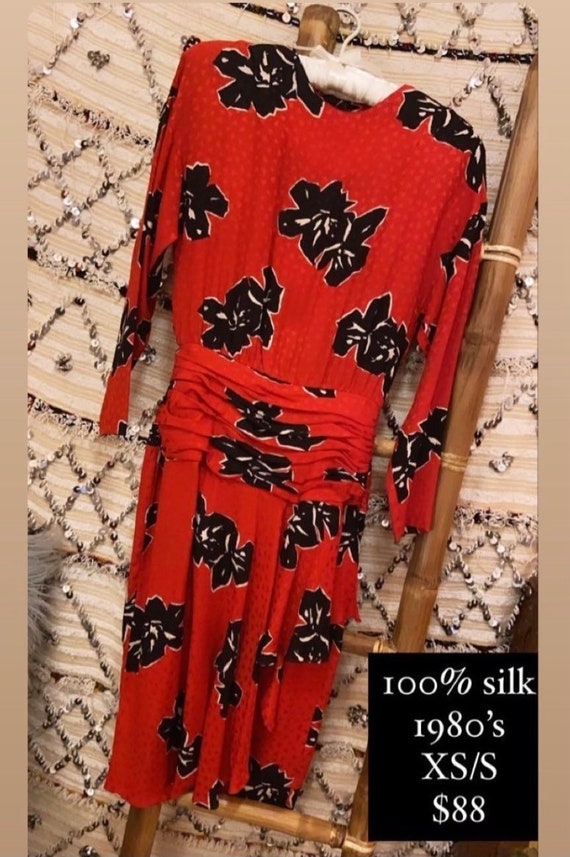 1980s Red Imprinted Silk Black Floral Print Ruche… - image 3