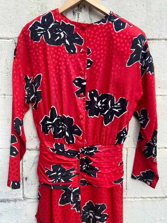 1980s Red Imprinted Silk Black Floral Print Ruche… - image 1