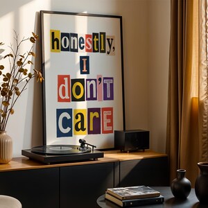 Impresión de letras recortadas de revista Sassy: póster divertido estilo collage con cita sarcástica para dormitorio, oficina, habitación de adolescentes o decoración de pared llamativa.