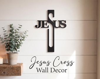 Decorazione murale con croce di Gesù, arte religiosa moderna, complemento d'arredo religioso.