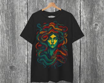 Camiseta Medusa Psicodélica: Serpientes de Neón, Arte de Mitos Oscuros