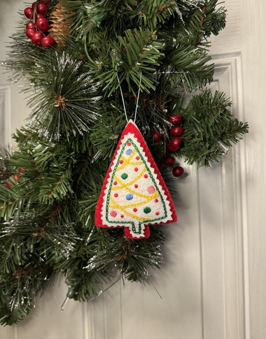 felt christmas tree ornament
