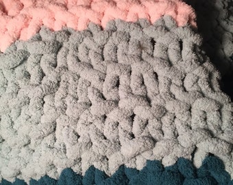 Chunky Knitted Throw Blanket