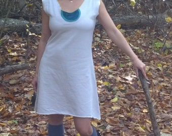 Favorite Dress in Cream & waxing Moon neckline >>> Organic Cotton