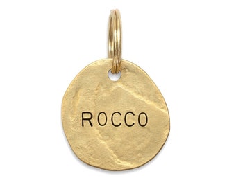ROCCO: met de hand gestempelde gepersonaliseerde aangepaste huisdier-ID-tags voor honden en katten in massief messing