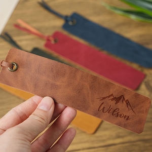 Leather Bookmark,Custom name bookmark,Personalized leather bookmark,Anniversary giftr,Gift for readers,Gift for book lovers,Groomsmen gifts