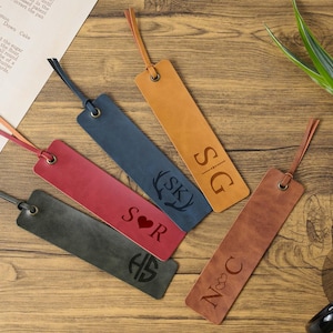 Custom name bookmark,Personalized leather bookmark,Leather Bookmark,Anniversary giftr,Gift for readers,Gift for book lovers,Groomsmen gifts
