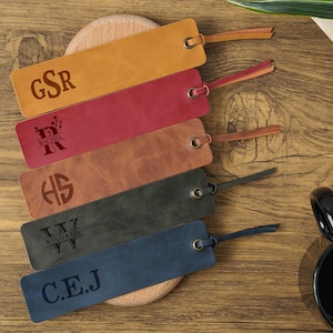 Personalized leather bookmark,Custom name bookmark,Leather Bookmark,Anniversary giftr,Gift for readers,Gift for book lovers,Groomsmen gifts
