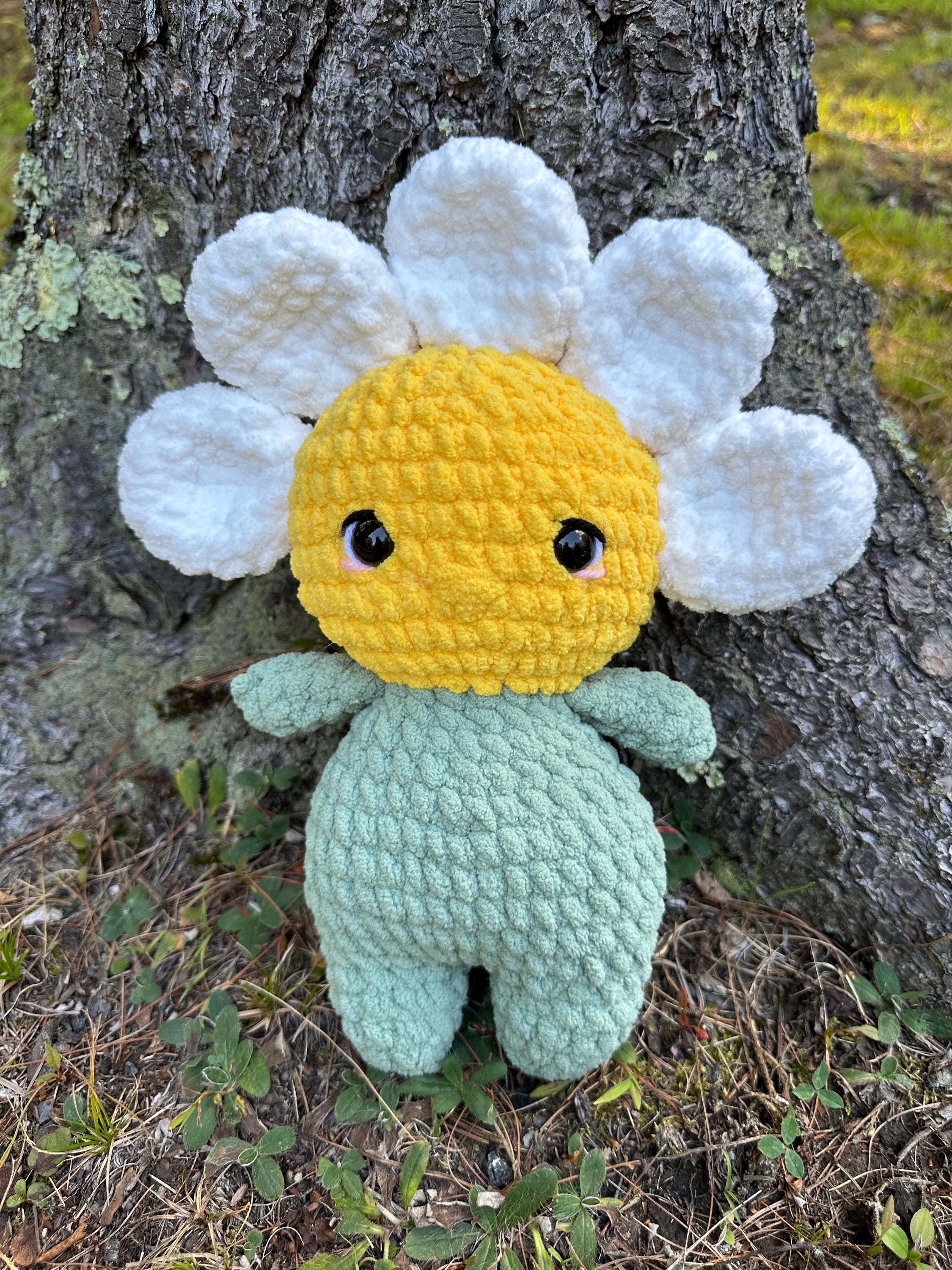 Sunny and Daisy Crochet Flower Plushies – Handmade Sunflower and Daisy Amigurumi Stuffed Toys, Cottagecore Home Décor, Gift for Flower Lover - Thumbnail 4