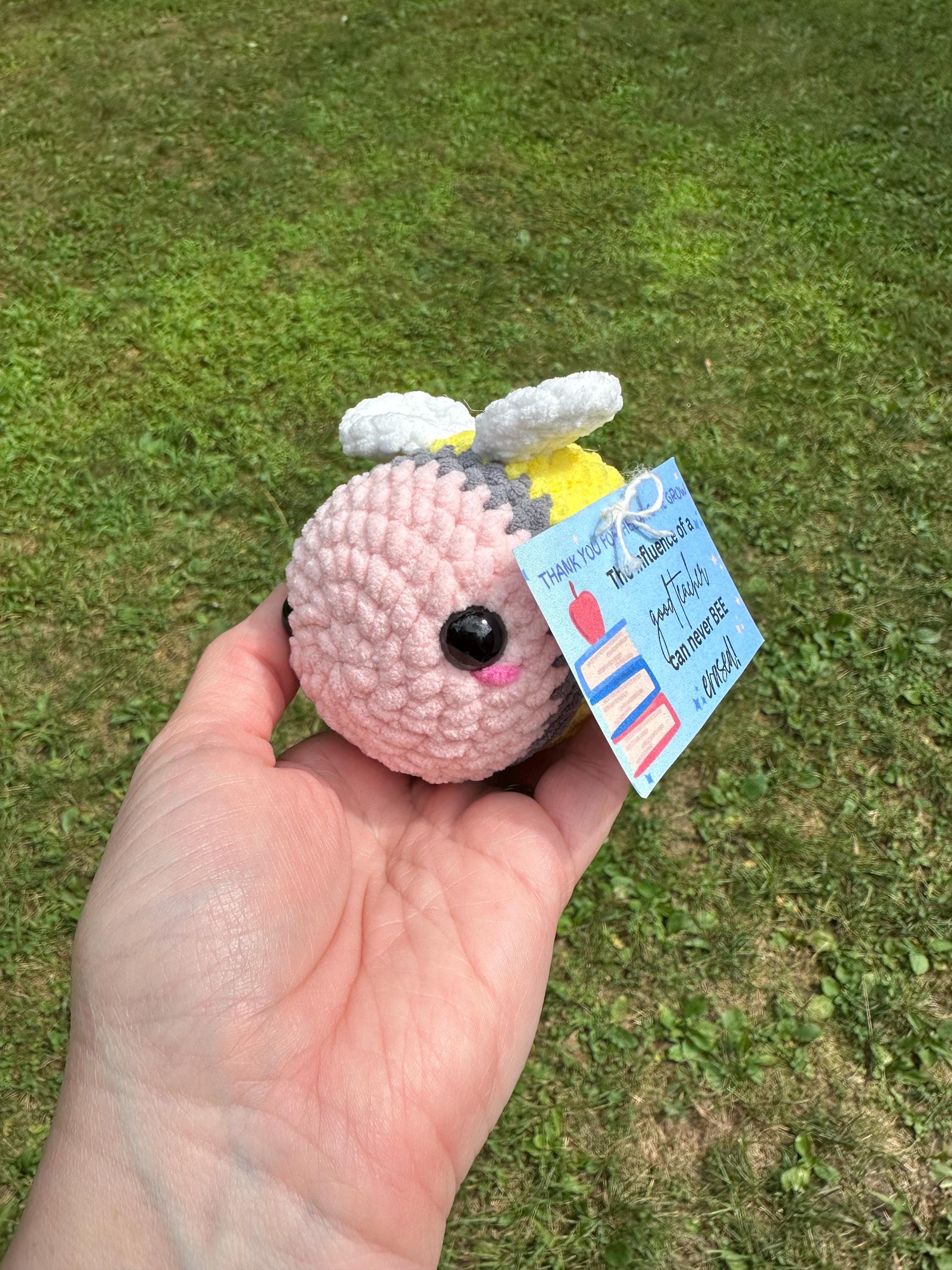 Handmade Crochet Pencil Bee Plushie – Teacher Appreciation Gift, Back-to-School Gift, Amigurumi Bee, Cute Desk Decor - Thumbnail 4