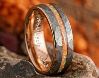 Anillo de boda de tungsteno de oro rosa de 6 mm grabado a medida, con incrustaciones de ópalo triturado martillado, regalo de aniversario.