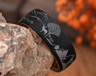 Anello in tungsteno nero, con fodera in legno, incisione di un cervo, "Sussurri della natura selvaggia", il regalo di compleanno perfetto per lui.
