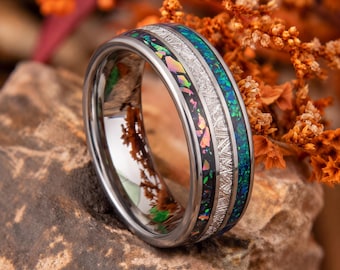 Anello personalizzato a cupola in carburo di tungsteno, con intarsio a forma di meteorite e vetro opale verde, unisex, fede nuziale di lusso, regalo di promessa.