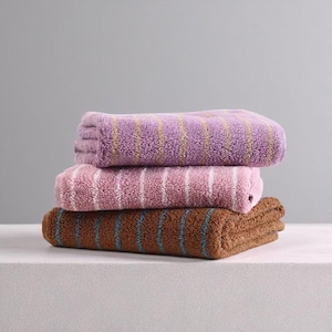Customer-Favorite Retro Combed Cotton Towels – Soft, Absorbent & Stylish. Upgrade Your Bathroom with Vintage Elegance and Everyday Comfort