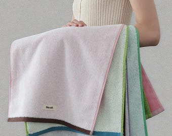 Combed Cotton Bath Towel Set: Contrast Woven Design, Soft & Absorbent