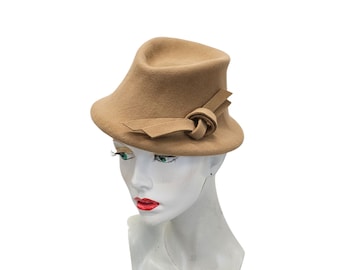 Camel tilt hat slanted asymmetrical percher, pale brown, vintage styling, elastic fixing, made in UK