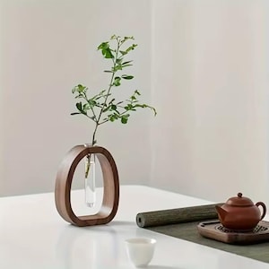 Vase Minimaliste en Bois avec Tube en Verre – Design Épuré pour Fleurs Séchées ou Fraîches